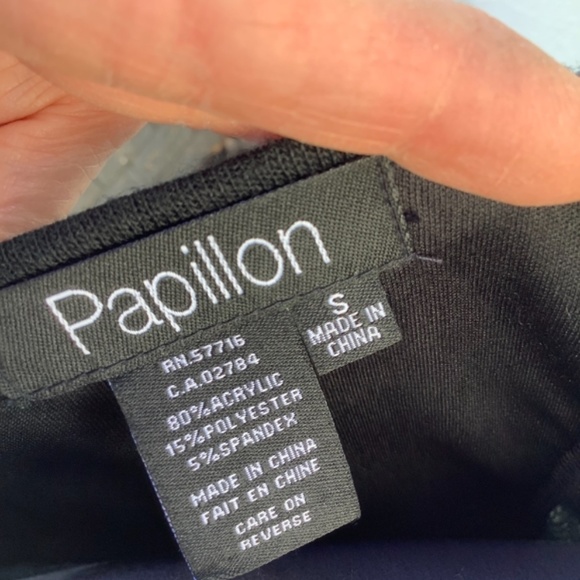 Papillon long sleeve light weight button front size small never worn. - Picture 6 of 6